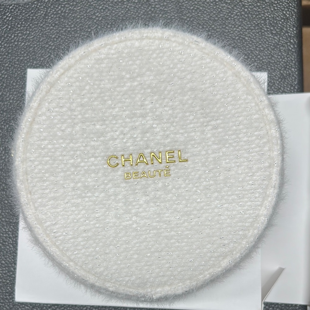 Chanel Beauté Elegant White bag